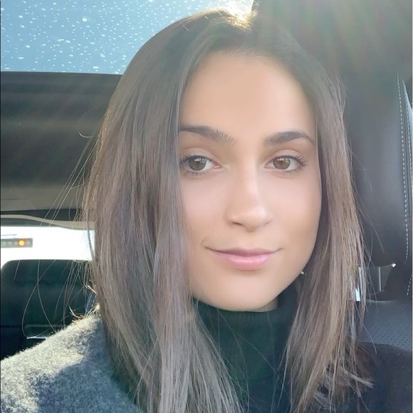 Meet your Posher, Jillian - Picture 1 of 1